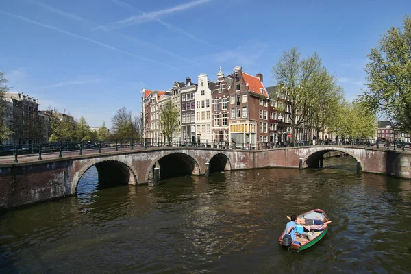 Båtliv i amsterdam — Stockfoto