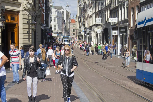 Торговая улица Амстердама — стоковое фото