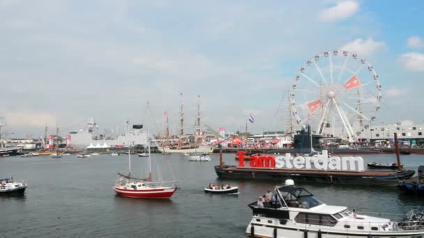 Łodzie żaglowe na Sail Amsterdam w Holandii — Wideo stockowe