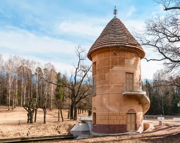 Romantic Pil-tower pavilion — Stock Photo, Image