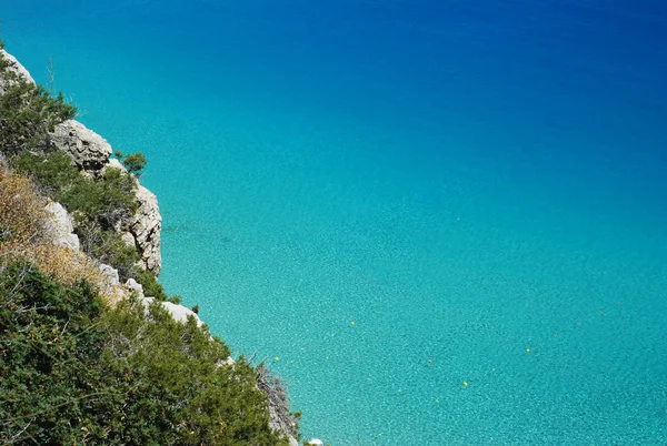 Vista mar com rochas e lagoa. Creta, Grécia — Fotografia de Stock