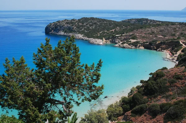 Vue mer avec rochers et lagune. Crète, Grèce — Photo