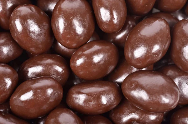 koyu kahverengi badem