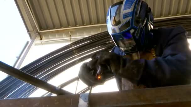 焊机进行焊接的金属 — 图库视频影像
