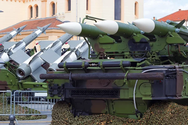 Mobil fırlatma rampası füze sistemi