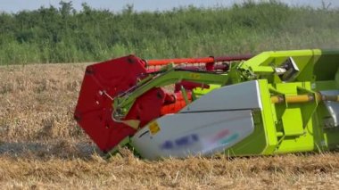 Alanında modern biçerdöverler