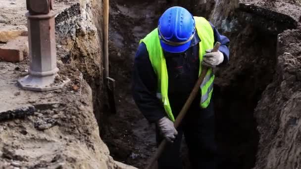 Excavadora de trabajadores — Vídeos de Stock