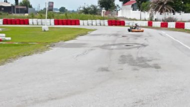 Parça yarış kartlar ve sürücüleri