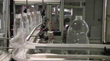 Plastik Şişe Üretim Hattı; Sıvı sabunu doldurmak için plastik şişe üretim hattı