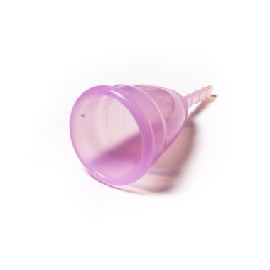 Beyaz bir arka plan üzerinde adet Kupası.