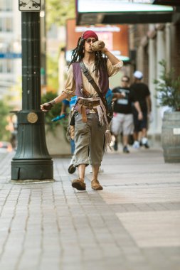 Korsan Kaptan Jack Sparrow Atlanta geçit gibi adam elbiseler