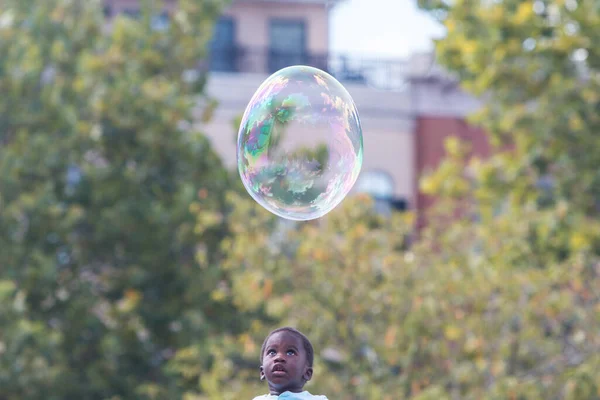 Suwanee Usa September 2019 Small Boy Watches Amazement Egg Shaped — Stock Photo, Image