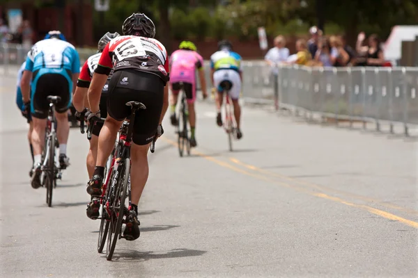 Cyclists Sprint Down Street In Duluth Criterium Event — Stock Photo, Image