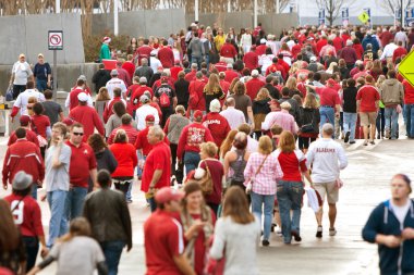 Alabama fanlar binlerce Georgia Dome yakınsama