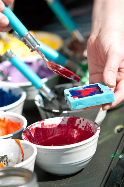 Melted Crayons Are Poured Into Mold For Art Project — Stock Photo, Image