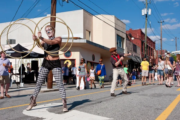 Street Performers Entertain People At Atlanta Festival — Stock Photo, Image