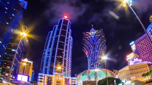 Macao - 10 květen 2016: Čas zanikla noční panoráma Casino a moderní budova hotelu Landmark zábava cestování a ekonomika zóna Macau poloostrov bývalé portugalské koloniální, 2016 Čína Macao — Stock video