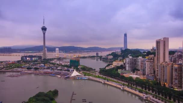 Stadtbild von Macau Tag-Nacht-Zeitraffer (Schwenkaufnahme)) — Stockvideo