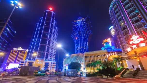 Macau - május 10 2016: Idő telik el éjszakai városkép kaszinó és Hotel Modern épület Landmark szórakozás utazás és gazdaság zónához a Makaóból félsziget egykori portugál gyarmati, Makaó kínai 2016 — Stock videók