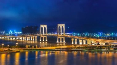 Macau köprü zaman atlamalı gece Cityscape Macau şehir Çin (2 atış zoom)