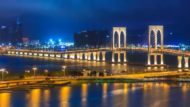 Macau Bridge tid förflutit natt stadsbilden i Macau City Kina — Stockvideo