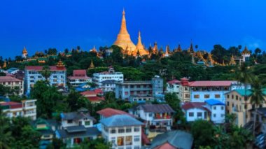 Shwedagon Pagoda Yangon Cityscape gün gece zaman atlamalı Myanmar için yukarıda