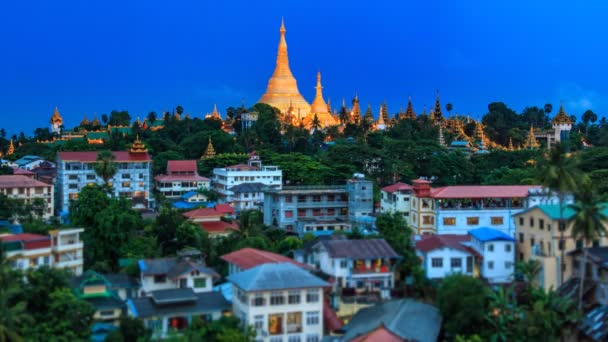 Shwedagon Pagoda Above Yangon Cityscape Day To Night Time Lapse Of Myanmar — Stock Video