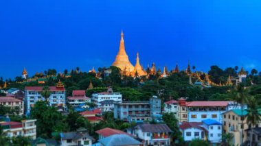 Shwedagon Pagoda Yangon Cityscape gün gece zaman atlamalı Myanmar için yukarıda