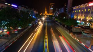 Sule Pagoda Landmark antik Pagoda yer parlak içinde gece Yangon Cityscape 4k zaman atlamalı, Yangon şehir, Myanmar (yakınlaştırma)