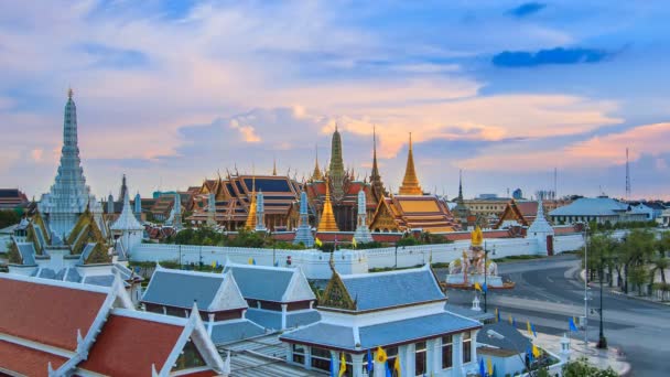 Wat Phra Kaeo słynnej świątyni Landmark Bangkok City, Tajlandia — Wideo stockowe