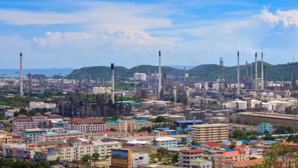 Oil Petroleum Refinery Factory 4K Time Lapse (pan shot) — Stock Video