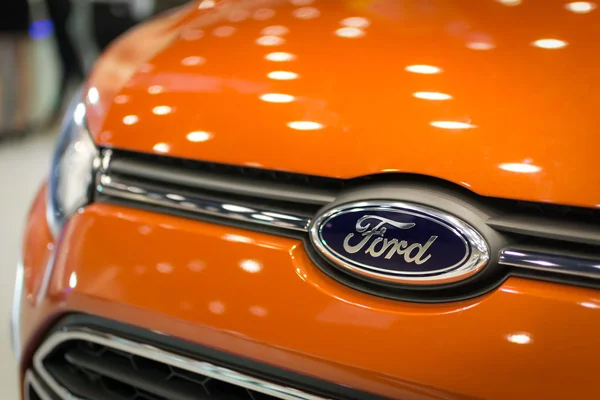Chiang Mai, Thailand - March 28 - Logo Ford Car On Display In No — Stock Photo, Image