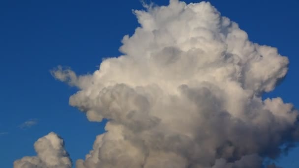 Upływ czasu piękne chmury ruch na niebie — Wideo stockowe