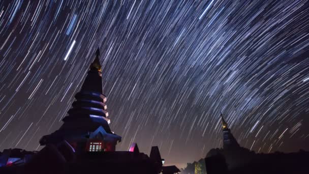 Star Trails Over King and Queen Pagoda Of Doi Inthanon Chiang Mai, Thailand — Stock Video