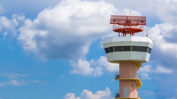 Tijd Lapse luchtvaart Radar Communications Tower vliegtuig — Stockvideo