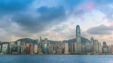 Zaman atlamalı Hong Kong Cityscape için gündüz (pan aşağı)