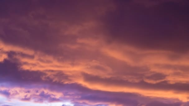 Schöne Wolke am Abendhimmel (Zeitraffer)) — Stockvideo