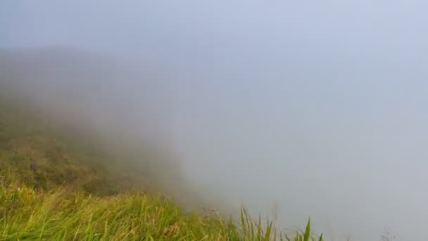 Phu Chee Fah slavné přírodní cíl cestování z Chiang Rai, Thajsko (oddálení) — Stock video