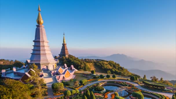 Великие Святые Реликвии Пагода Дой Интанон Национальный парк Чианг, Таиланд — стоковое видео