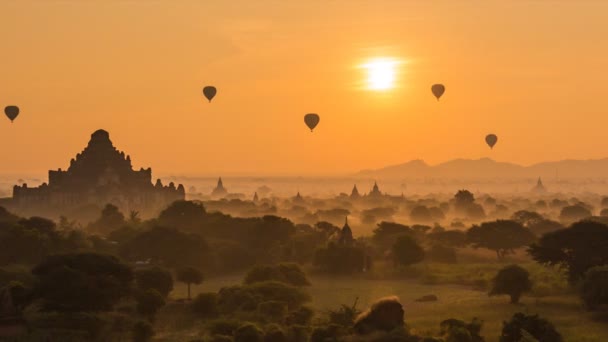 Luftballons über dem antiken Reich bagan von Myanmar (Burma)) — Stockvideo