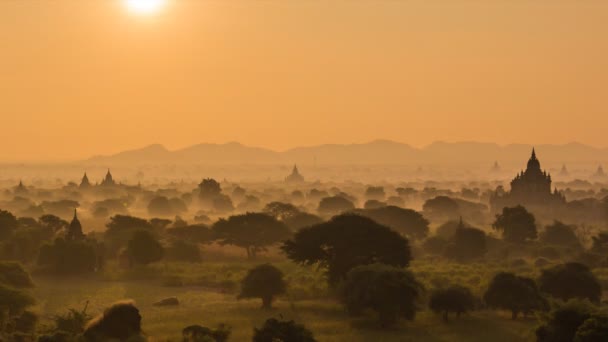 Luftballons über dem antiken Reich bagan von Myanmar (Burma)) — Stockvideo