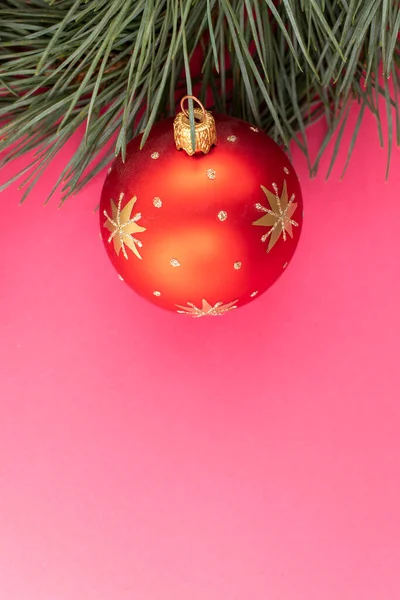 Červené Vánoční Dekorace Růžovém Pozadí Byt Ležel Horní Pohled — Stock fotografie