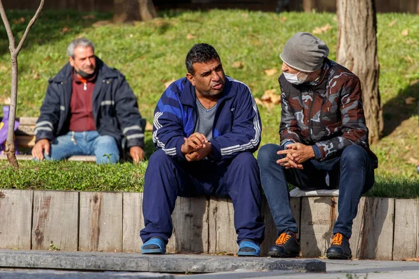 Istanbul Turkey January 2021 Turkish Men Sitting Benches Park Unemployment — Stock Photo, Image