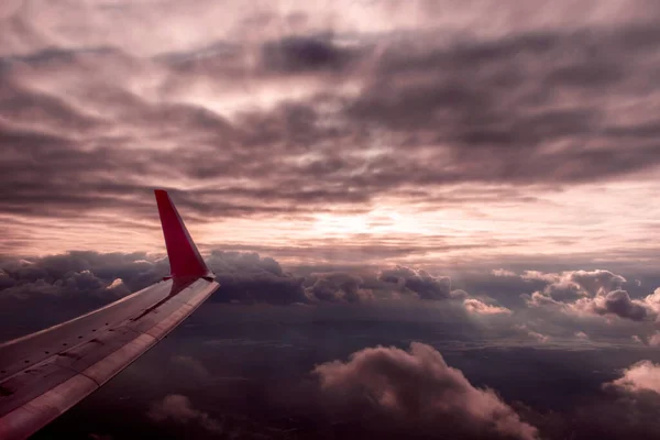 Aile Avion Dans Ciel Sombre Soir — Photo