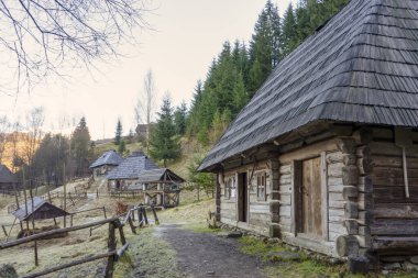 KOLOCHAVA, UKRAINE - 3 Ocak 2021: Ukrayna 'nın Kolochava kentindeki eski köy müzesi. 