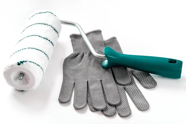 Schilderrol, beschermende handschoenen, alles voor reparatie en verven. — Stockfoto