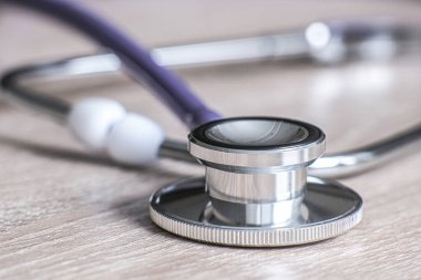 Tıbbi steteskop, tanıyı tanımlamak için bir form, her amaç için mükemmel tasarım.