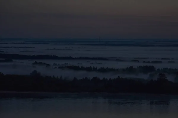 ヴォルガ川の霧の夜明け — ストック写真