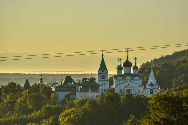 Iglesia Ortodoxa Amanecer Bosque — Foto de Stock