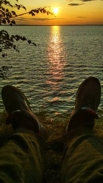 Φωτεινό Ηλιοβασίλεμα Στον Ποταμό Βόλγα Καλοκαίρι — Φωτογραφία Αρχείου